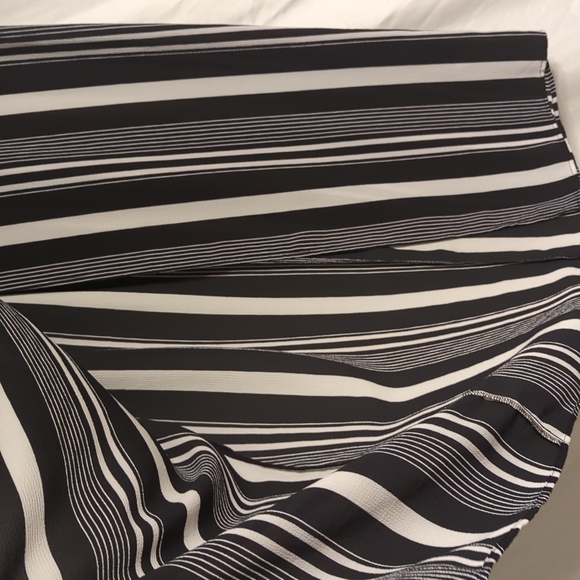 Striped Slit Maxi Skirt - Picture 4 of 8